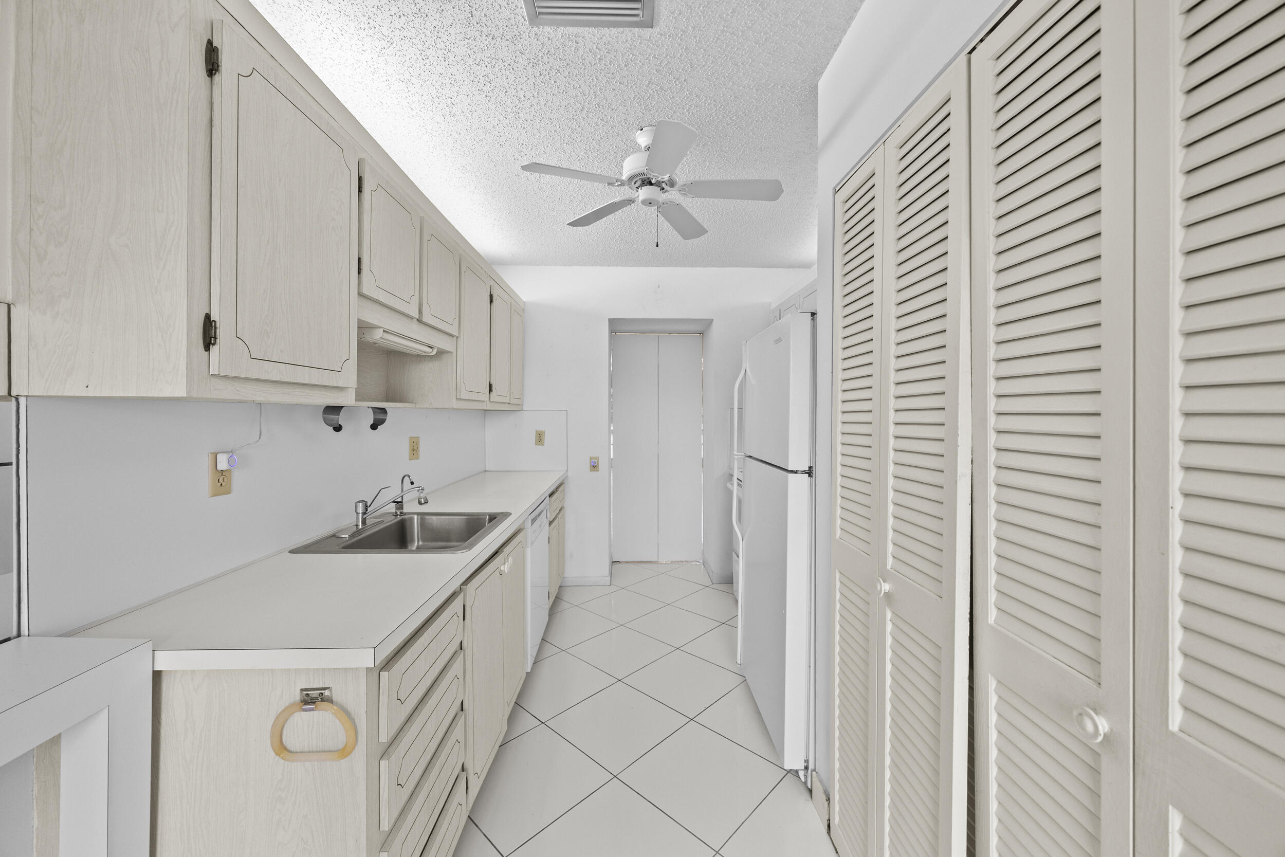 PALM GREENS AT VILLA DEL RAY CONDO I - Residential