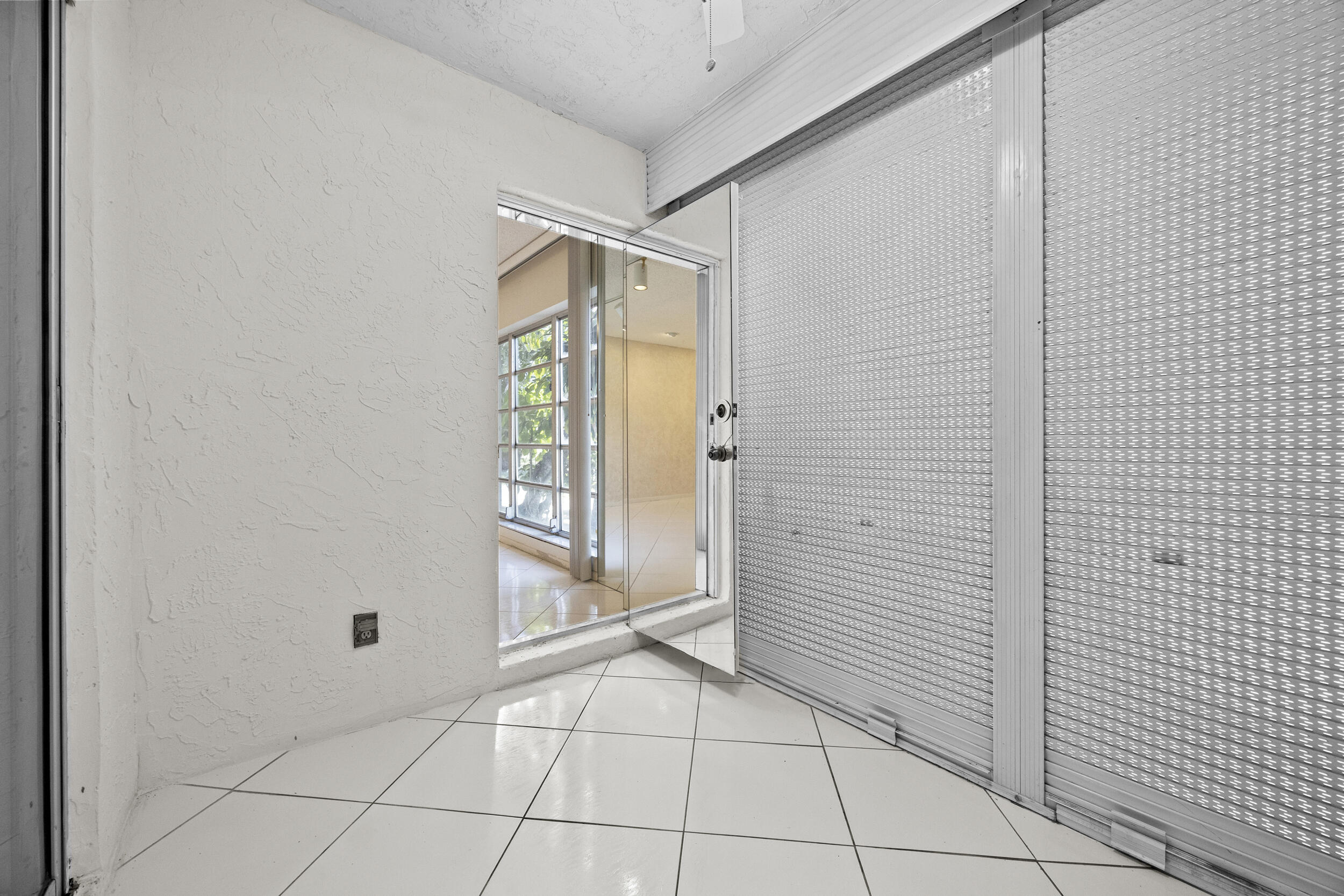 PALM GREENS AT VILLA DEL RAY CONDO I - Residential