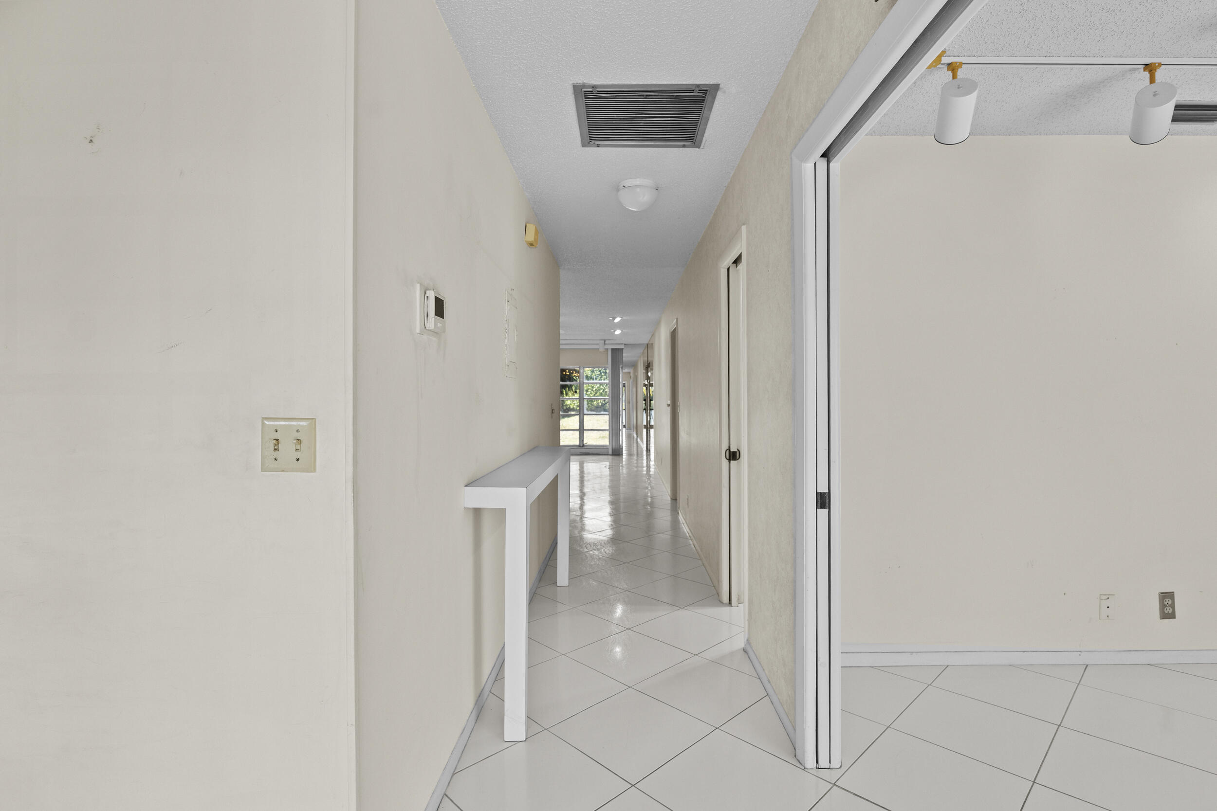 PALM GREENS AT VILLA DEL RAY CONDO I - Residential