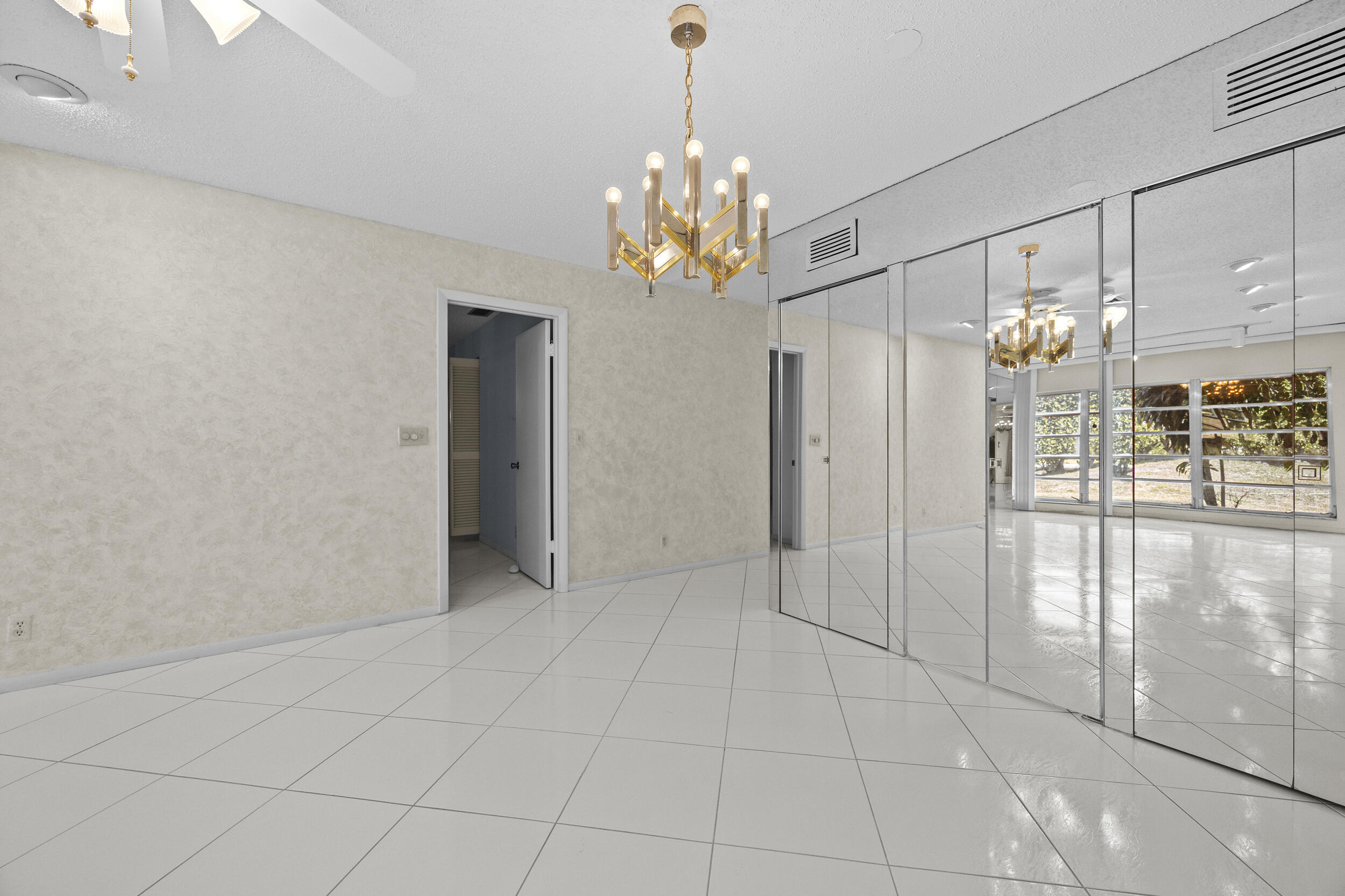 PALM GREENS AT VILLA DEL RAY CONDO I - Residential