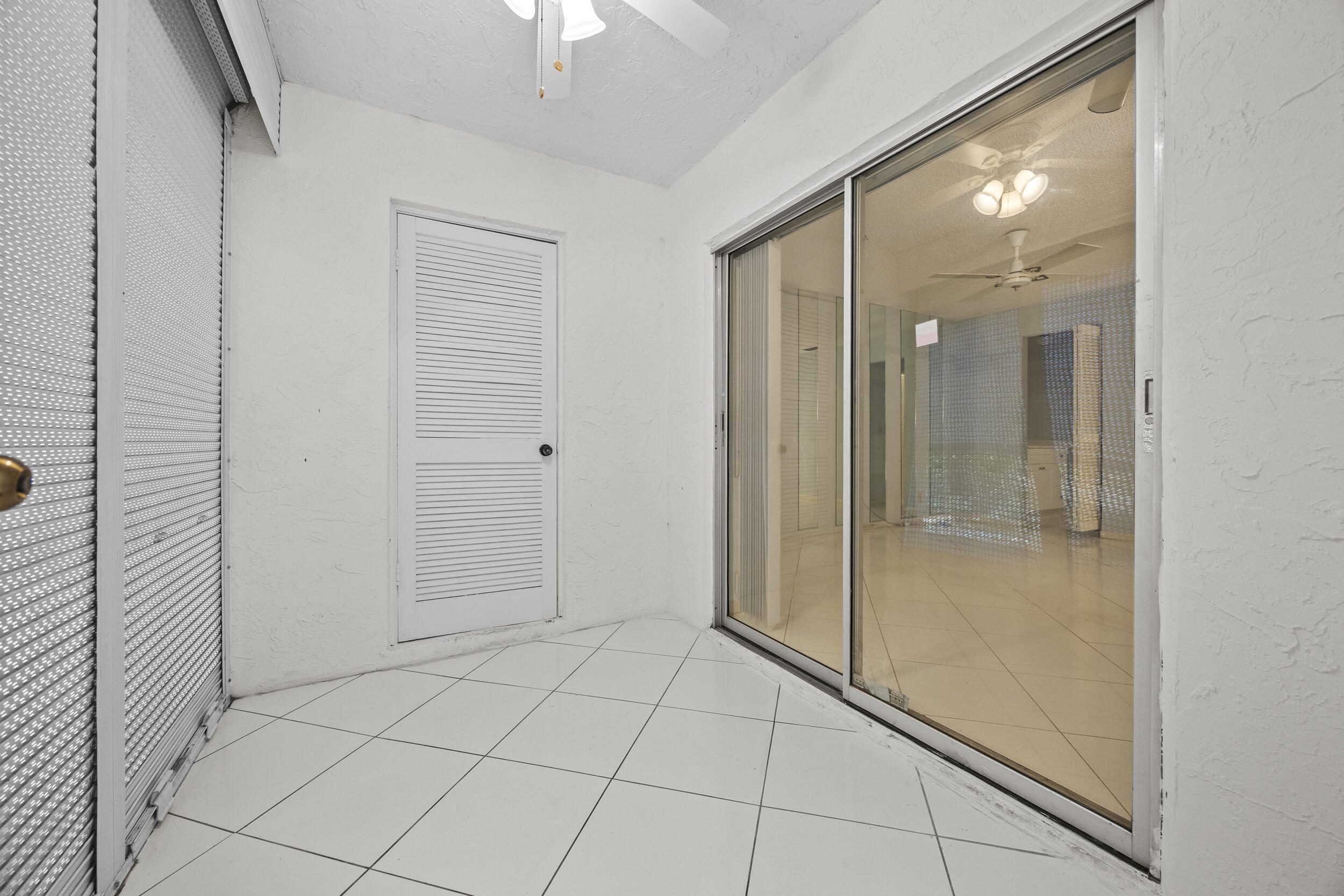 PALM GREENS AT VILLA DEL RAY CONDO I - Residential