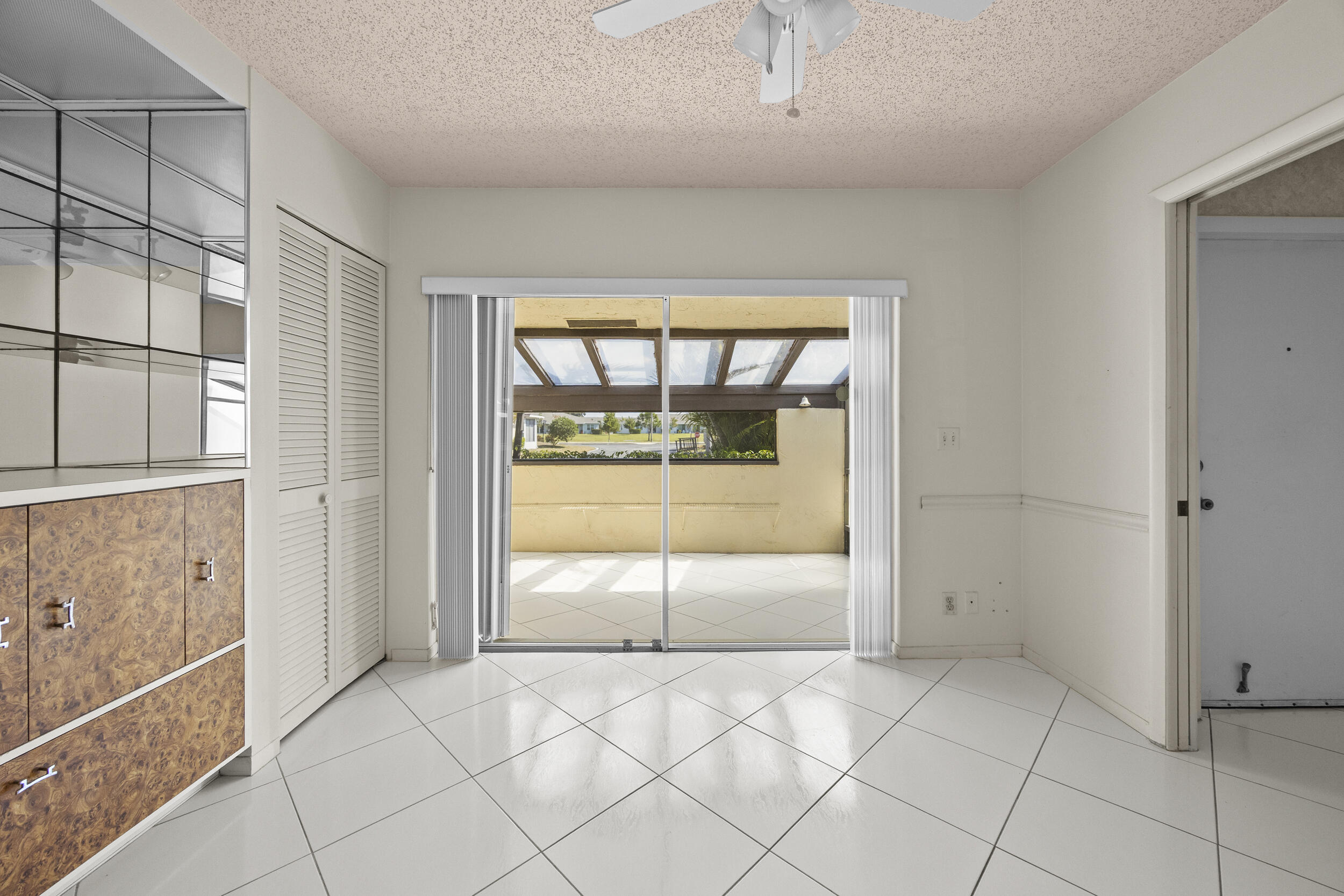 PALM GREENS AT VILLA DEL RAY CONDO I - Residential