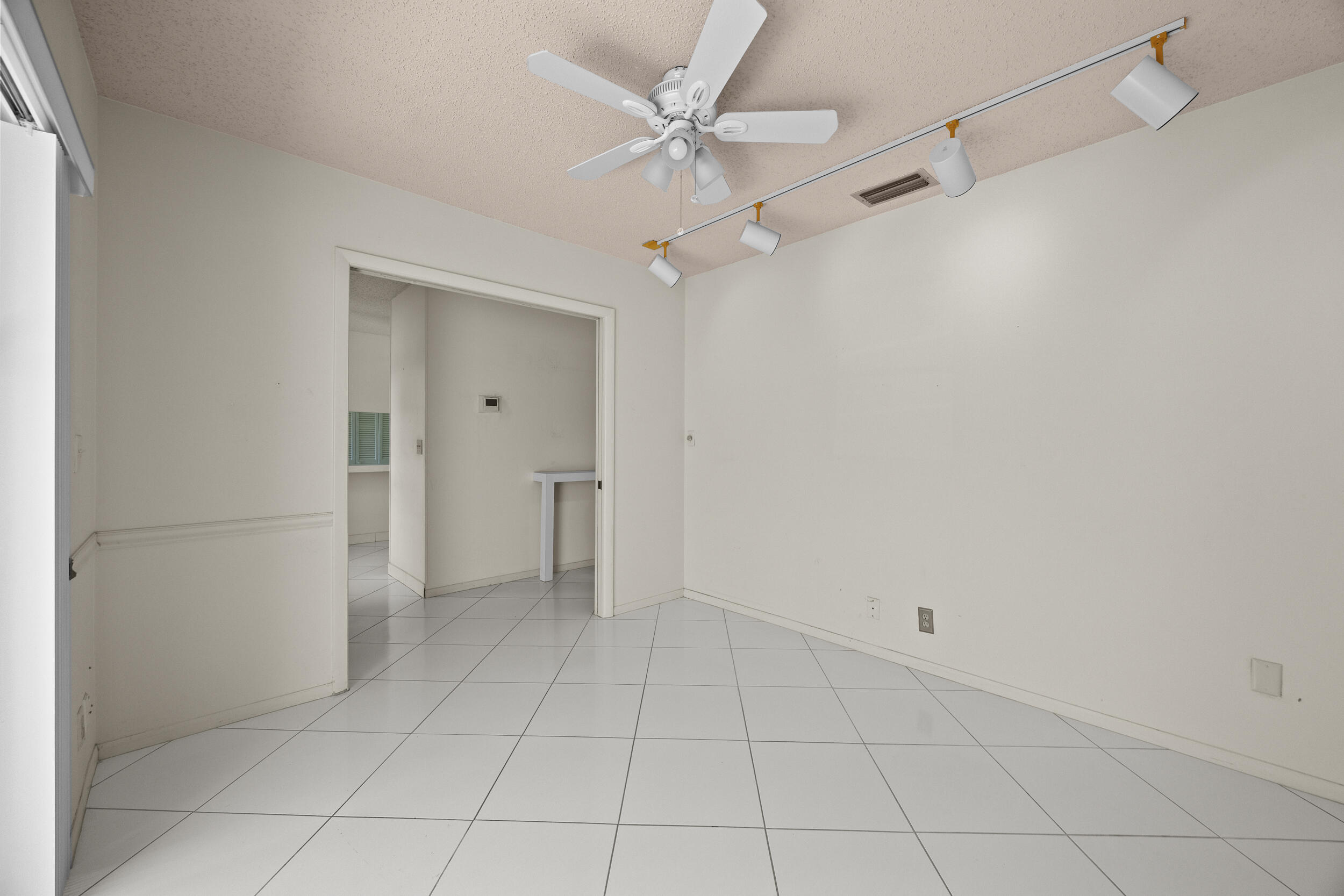 PALM GREENS AT VILLA DEL RAY CONDO I - Residential