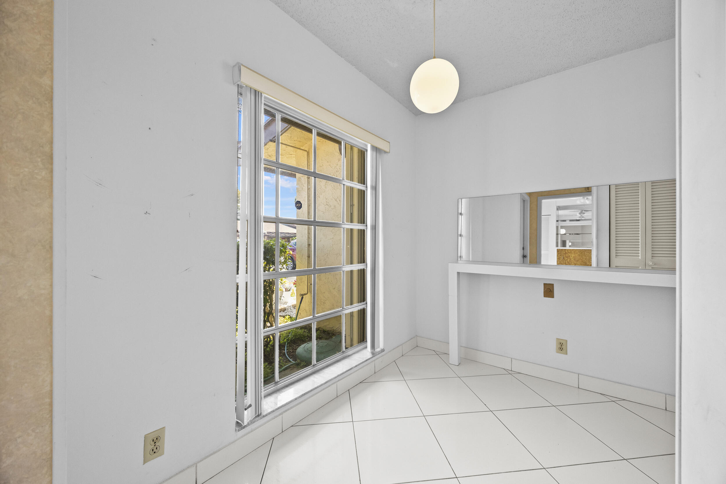 PALM GREENS AT VILLA DEL RAY CONDO I - Residential