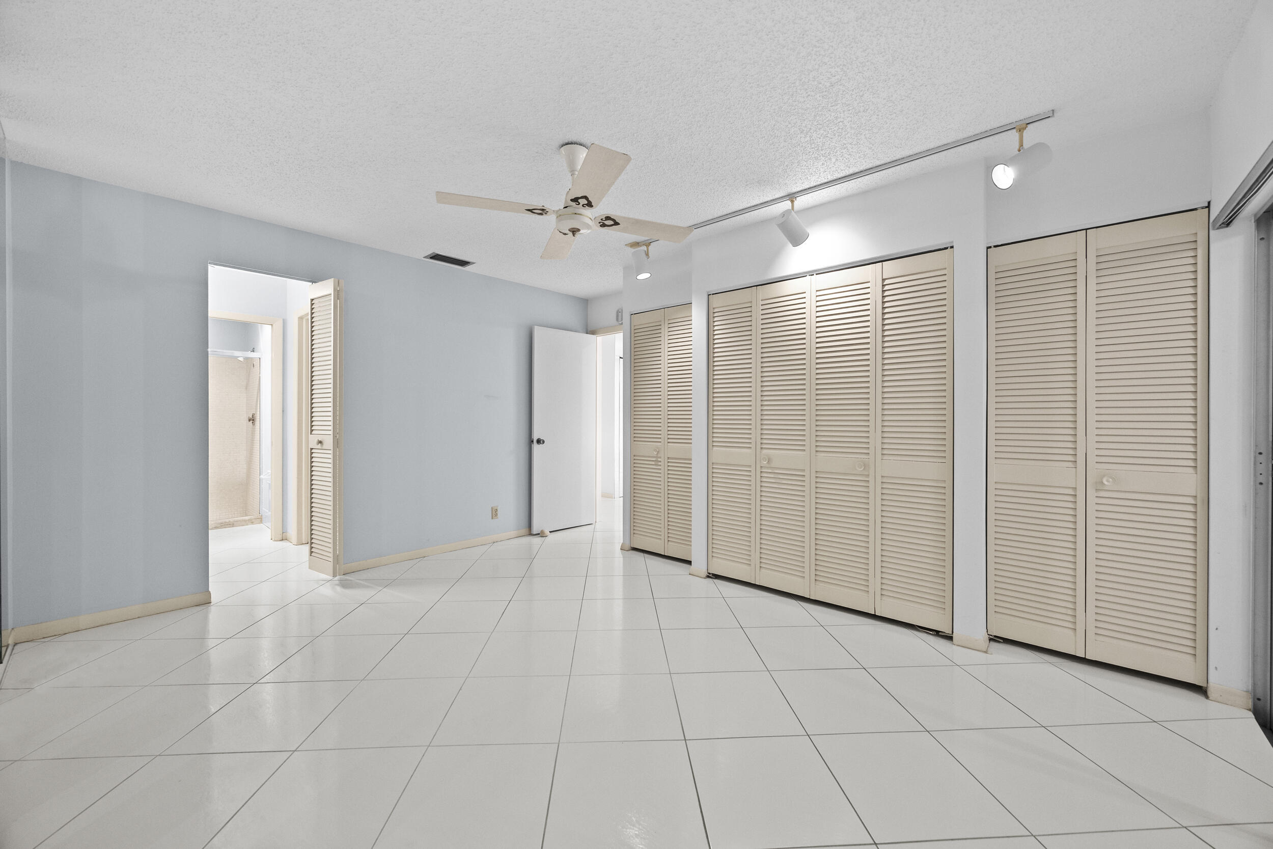 PALM GREENS AT VILLA DEL RAY CONDO I - Residential