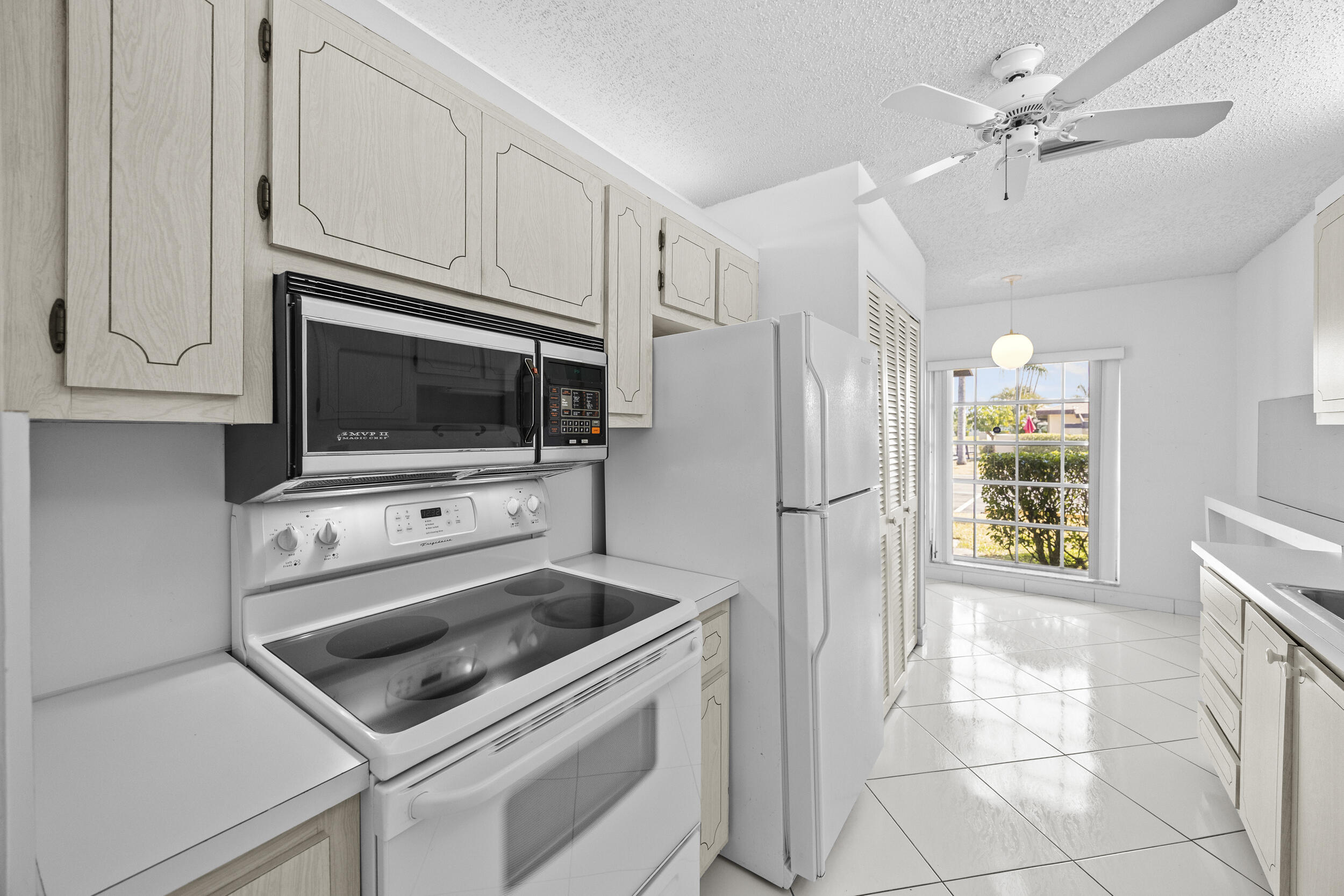 PALM GREENS AT VILLA DEL RAY CONDO I - Residential