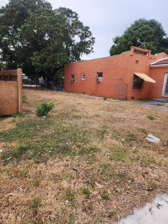 LAKE WORTH TOWN OF - Land