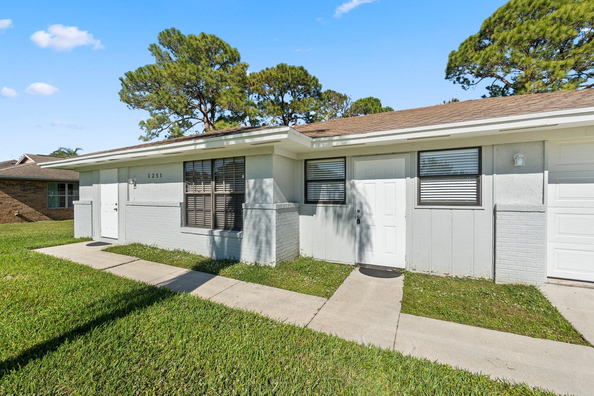 1251 SW Sudder Avenue, Port St Lucie, FL, 34953/$335,000 3 1251 SW Sudder Avenue