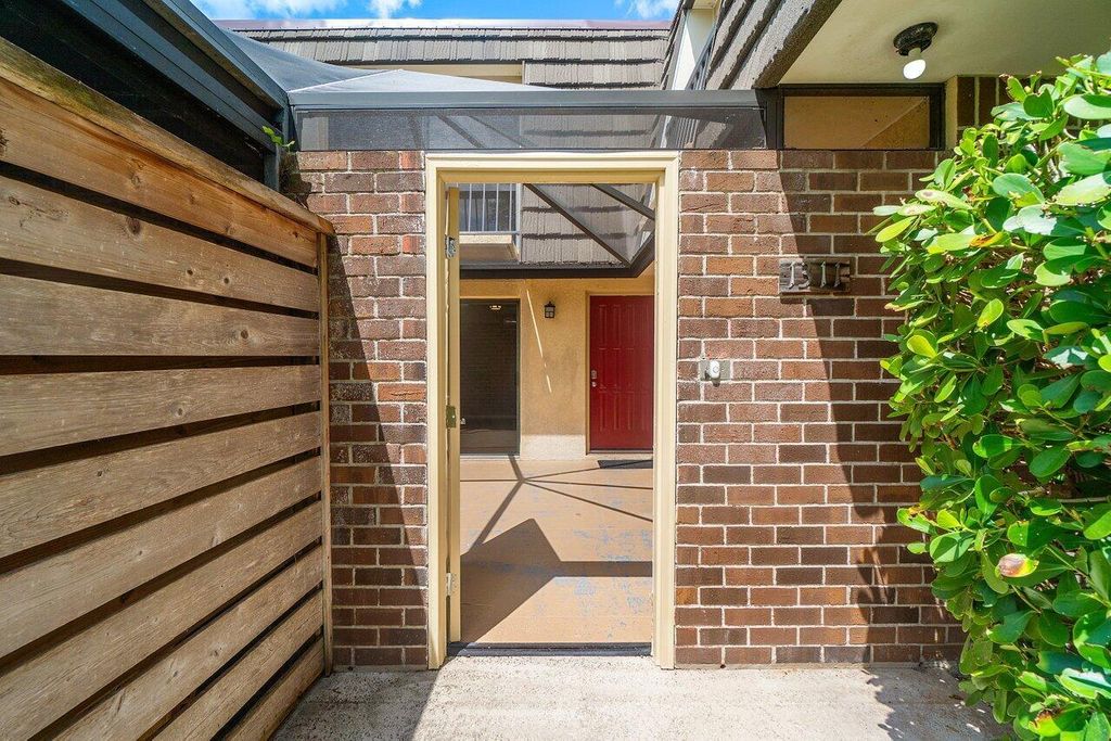 Photo of 1311 13th Terrace, Palm Beach Gardens, FL 33418 (MLS # R11092698)