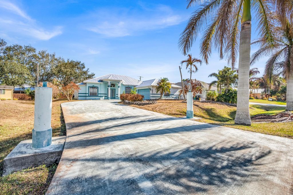 Photo of 3407 SE Hart Circle, Port Saint Lucie, FL 34984 (MLS # R11168049)