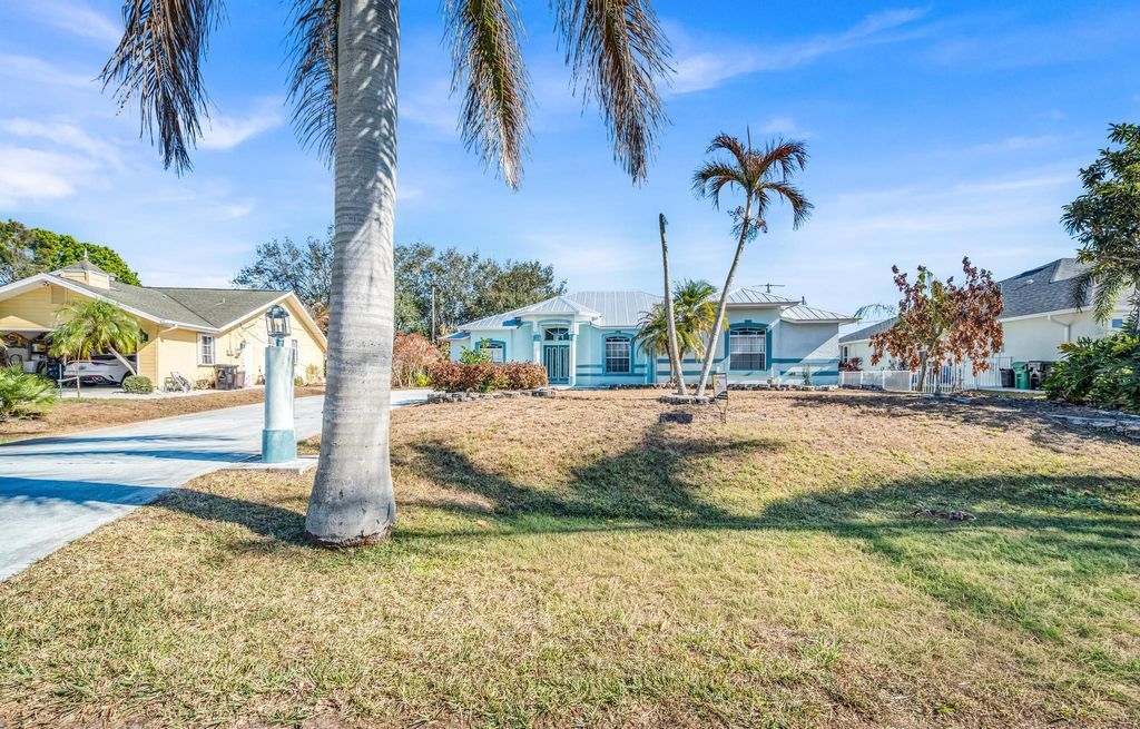 Photo of 3407 SE Hart Circle, Port Saint Lucie, FL 34984 (MLS # R11168049)