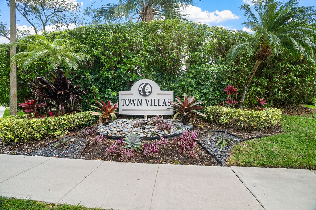 Photo of 18841 Haywood Terrace #4, Boca Raton, FL 33496 (MLS # B26010032)
