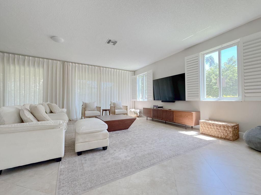 Photo of 6819 Via Regina, Boca Raton, FL 33433 (MLS # R11117418)