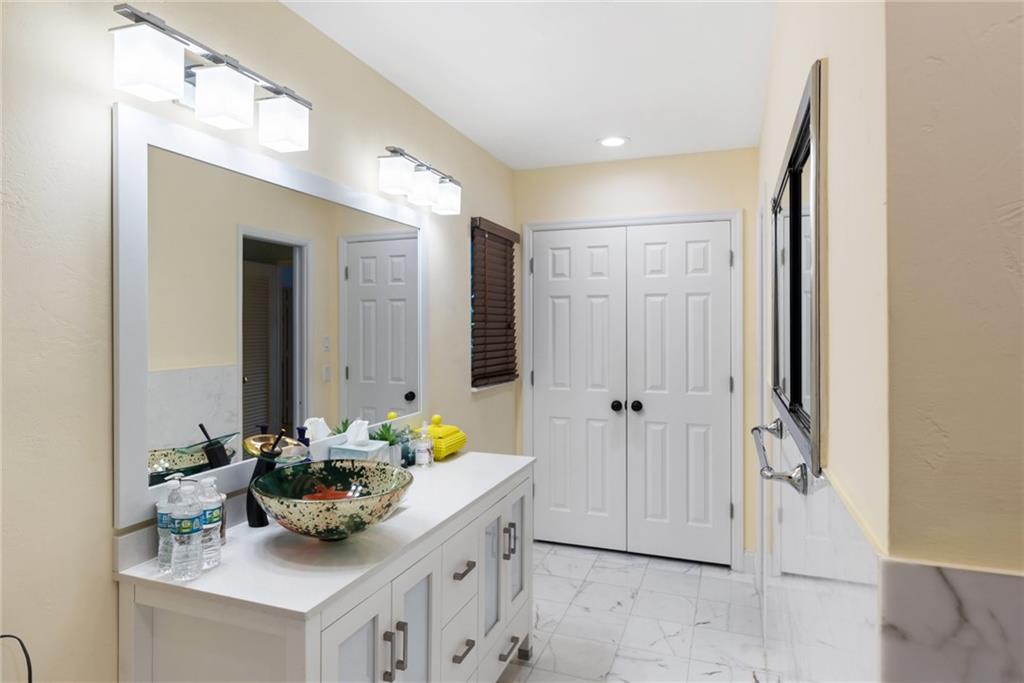 LAS OLAS ISLES - Residential