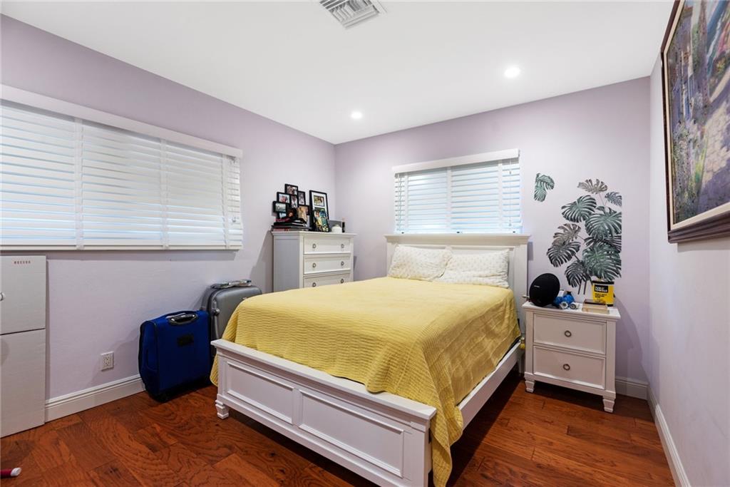 LAS OLAS ISLES - Residential