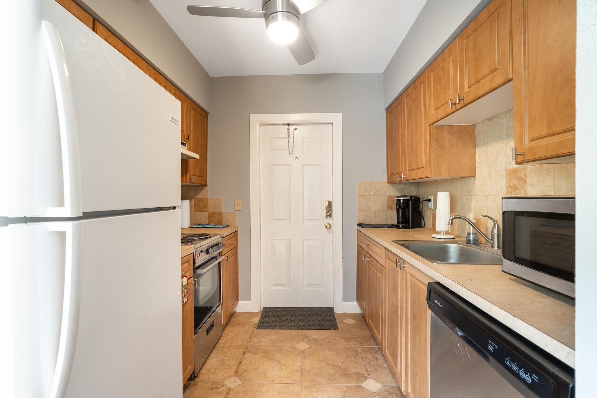 WILTON VILLAGE CONDO - Residential Lease