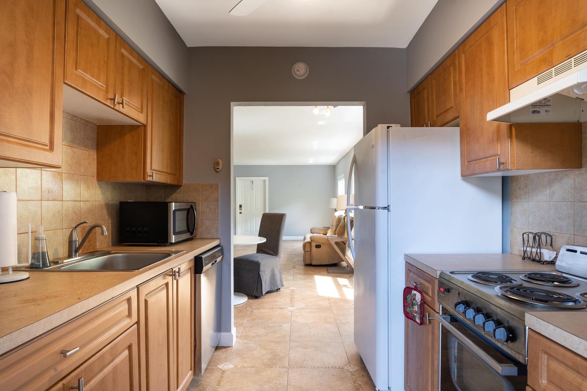 WILTON VILLAGE CONDO - Residential Lease
