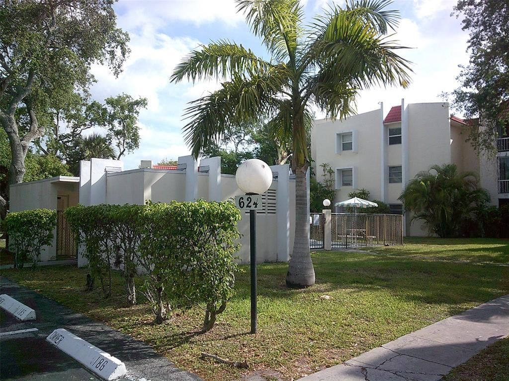 Photo of 624 NW 13th Street #22, Boca Raton, FL 33486 (MLS # B26030209)