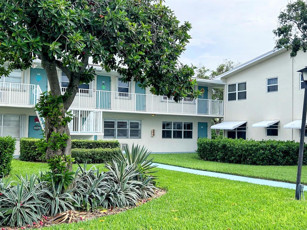 Photo of 620 Horizons W #105, Boynton Beach, FL 33435 (MLS # R11097567)