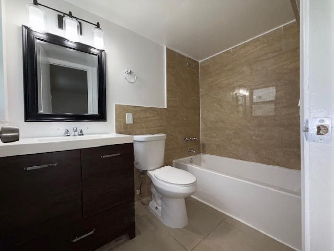 Riverside 2 1-104 D - Residential Lease