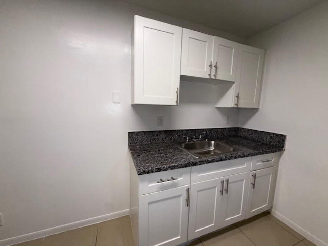 Riverside 2 1-104 D - Residential Lease