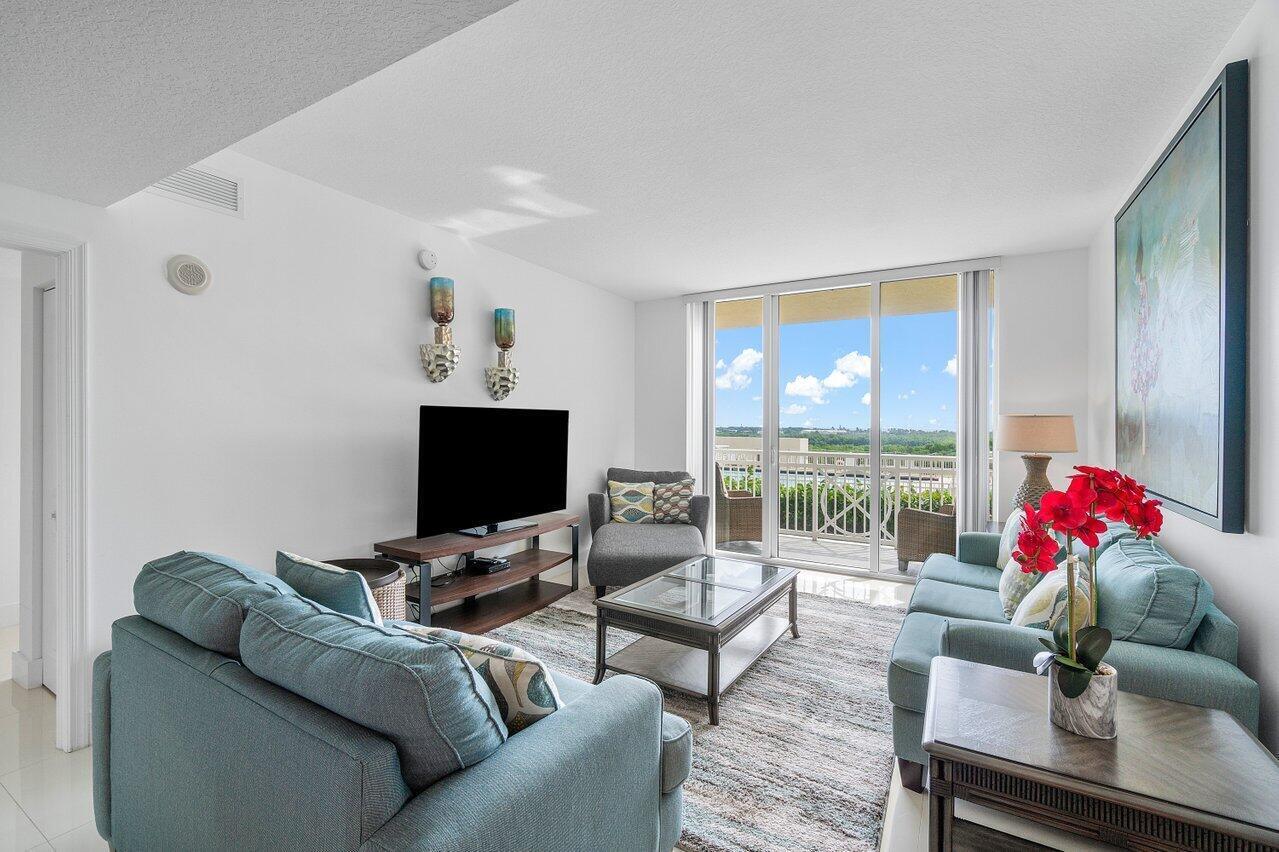 350 N Federal Highway Apt 606