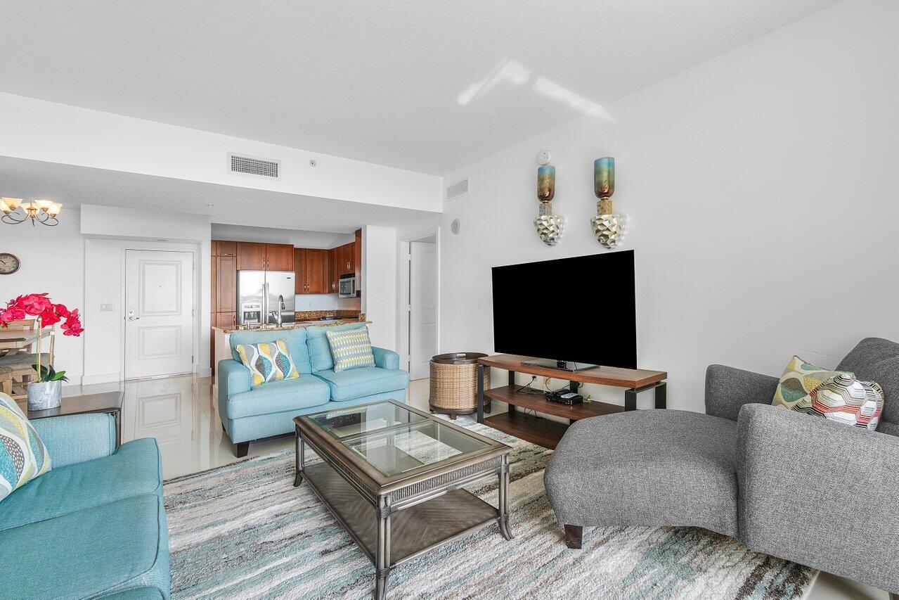 350 N Federal Highway Apt 606