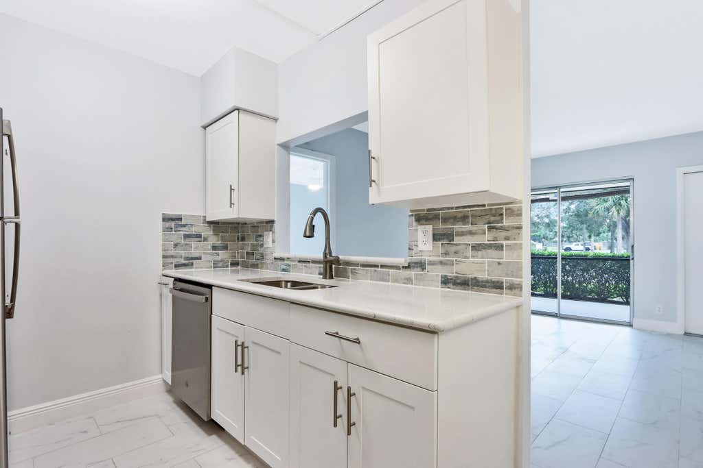 Photo of 6313 Chasewood Drive #B, Jupiter, FL 33458 (MLS # R11060257)