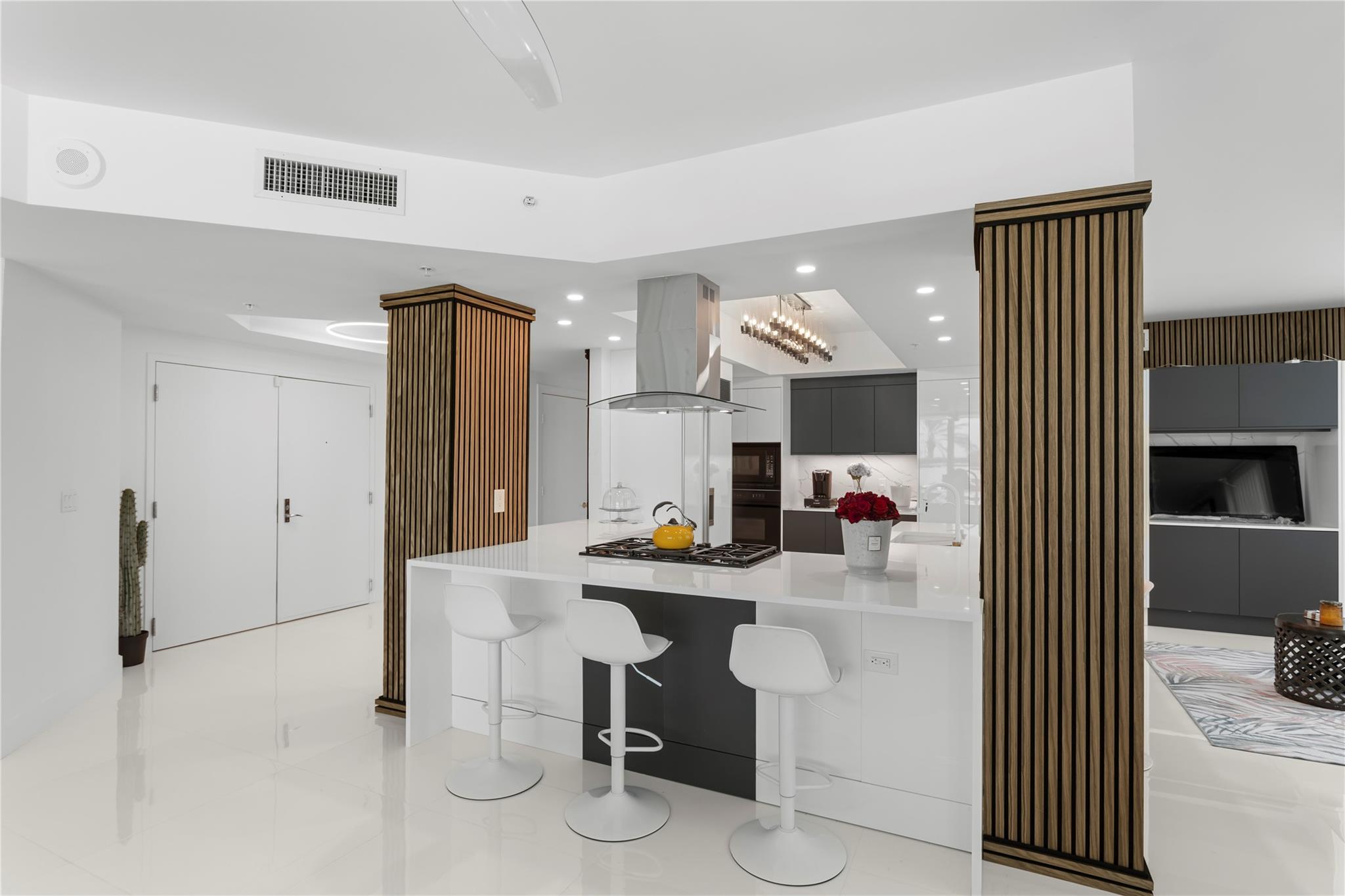 Diplomat Oceanfront Resid - Residential