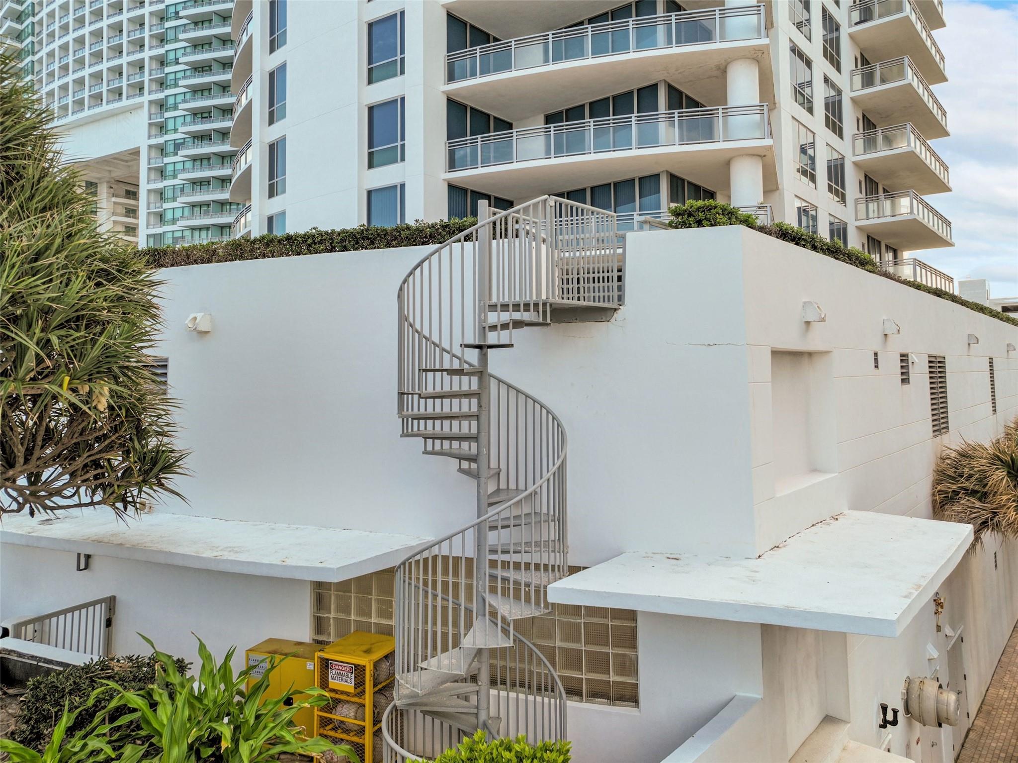 Diplomat Oceanfront Resid - Residential