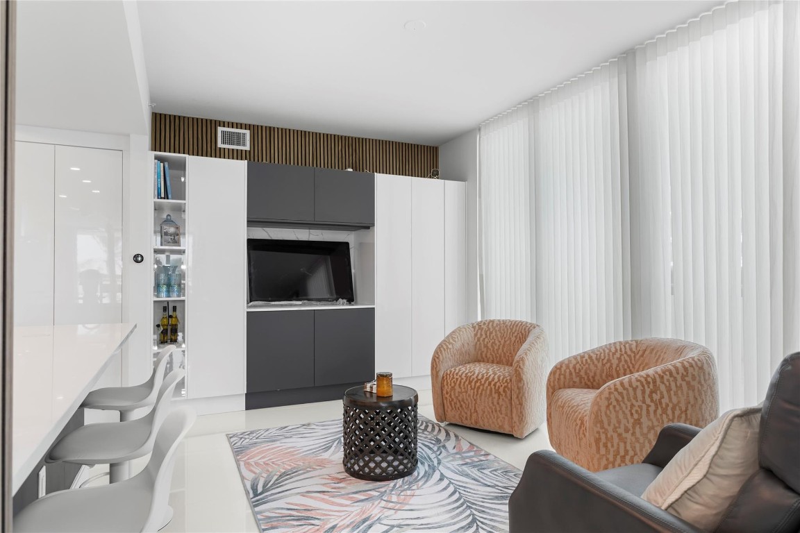 Diplomat Oceanfront Resid - Residential