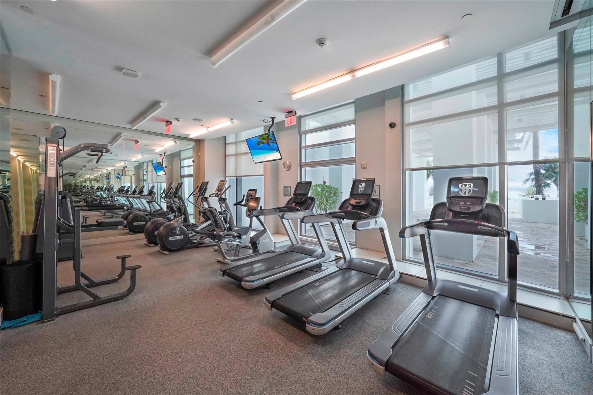 Diplomat Oceanfront Resid - Residential