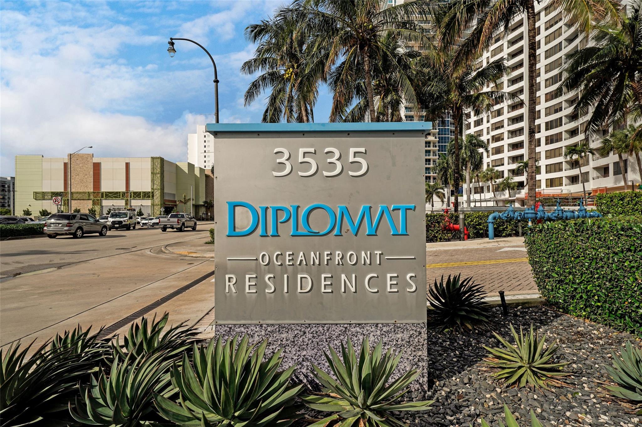 Diplomat Oceanfront Resid - Residential