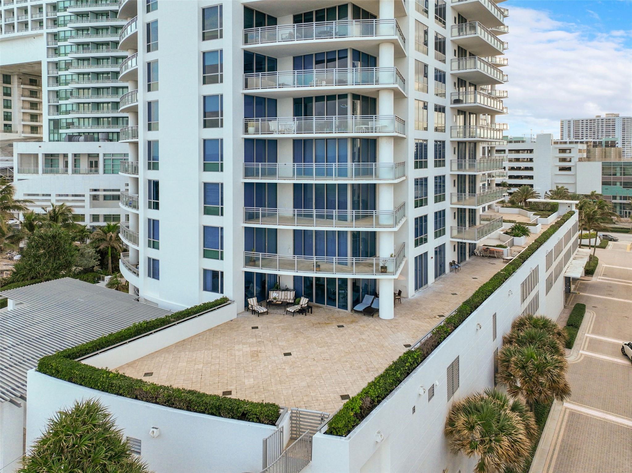Diplomat Oceanfront Resid - Residential