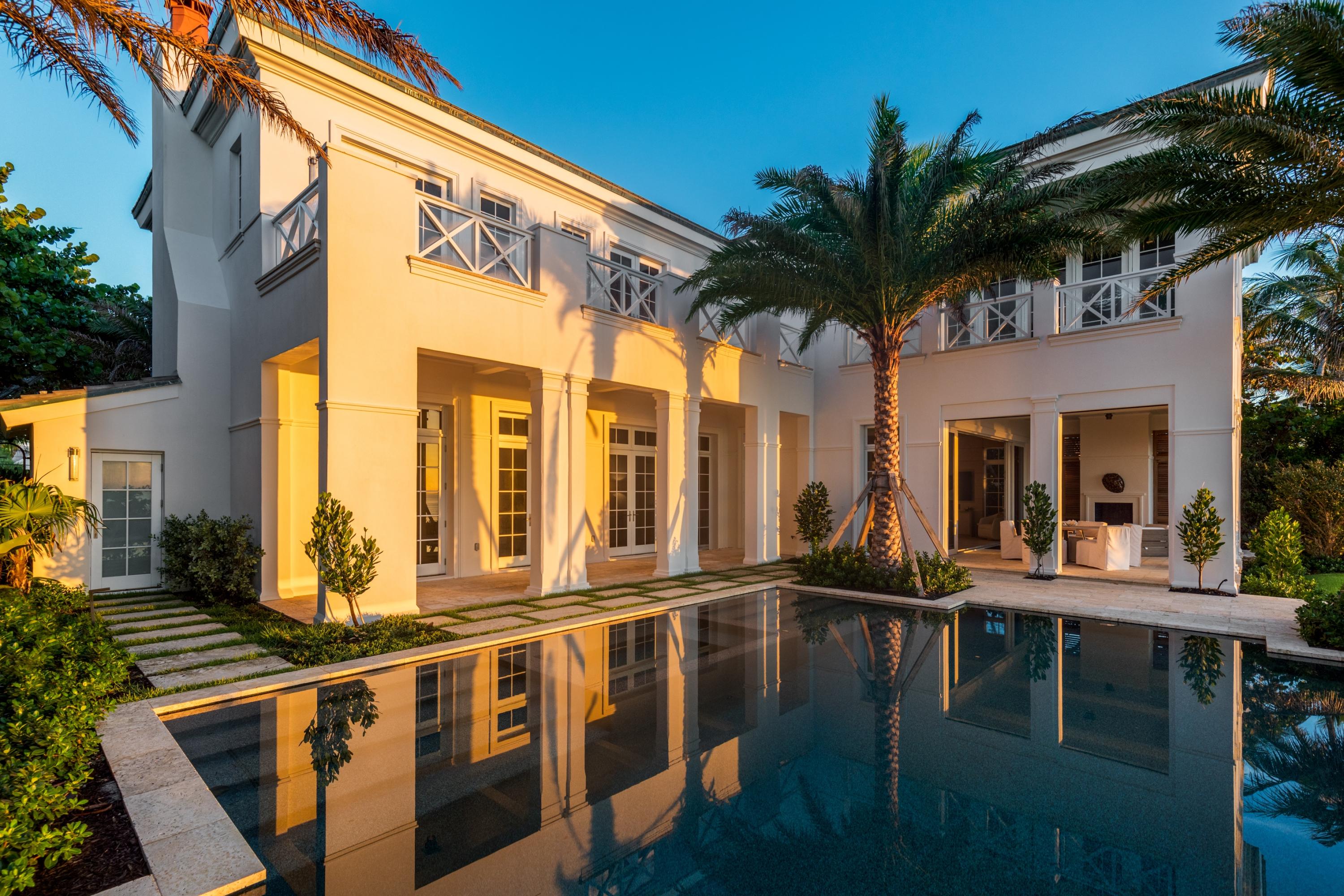 M M W BEACHHOUSE LOT PL - Residential