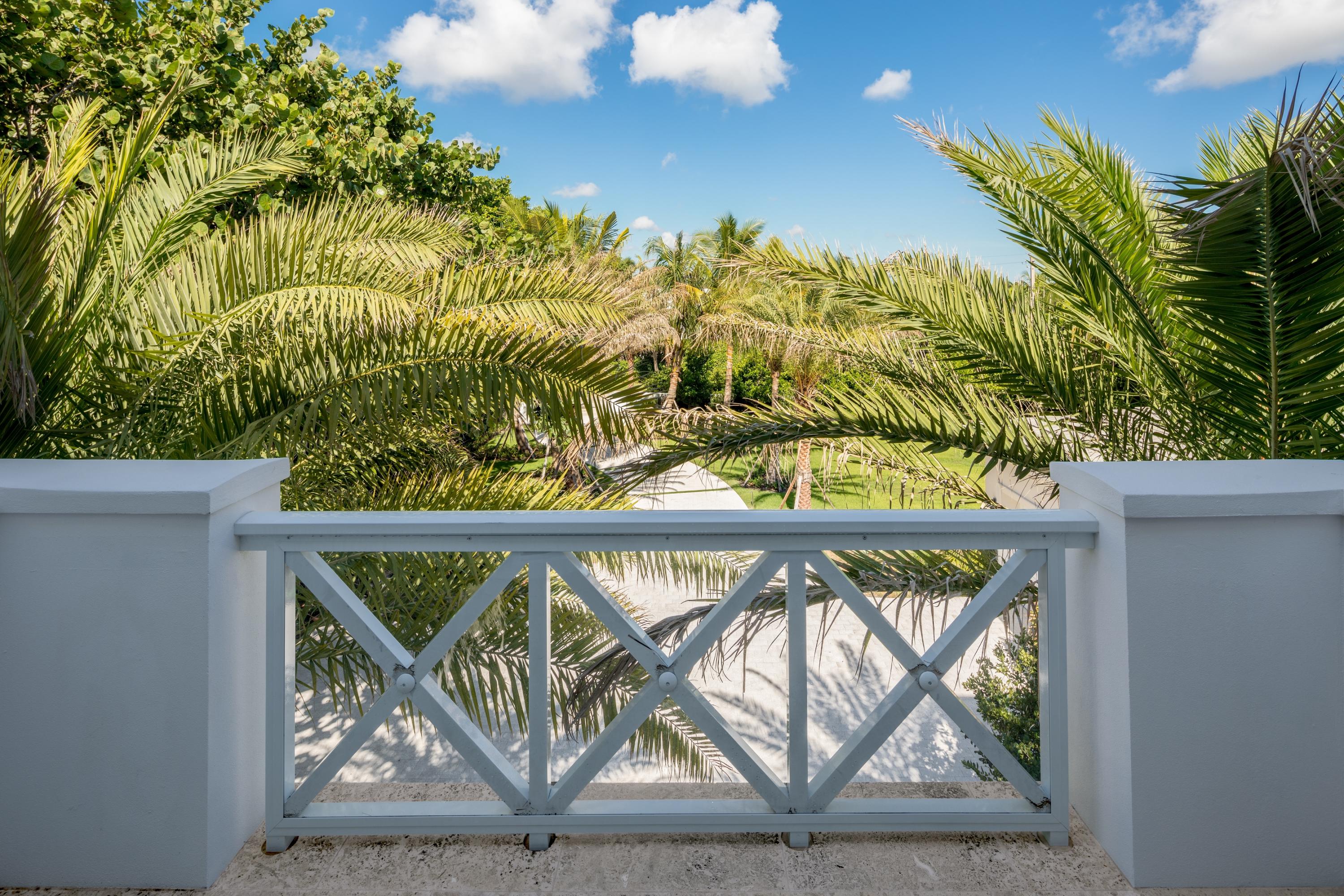 M M W BEACHHOUSE LOT PL - Residential