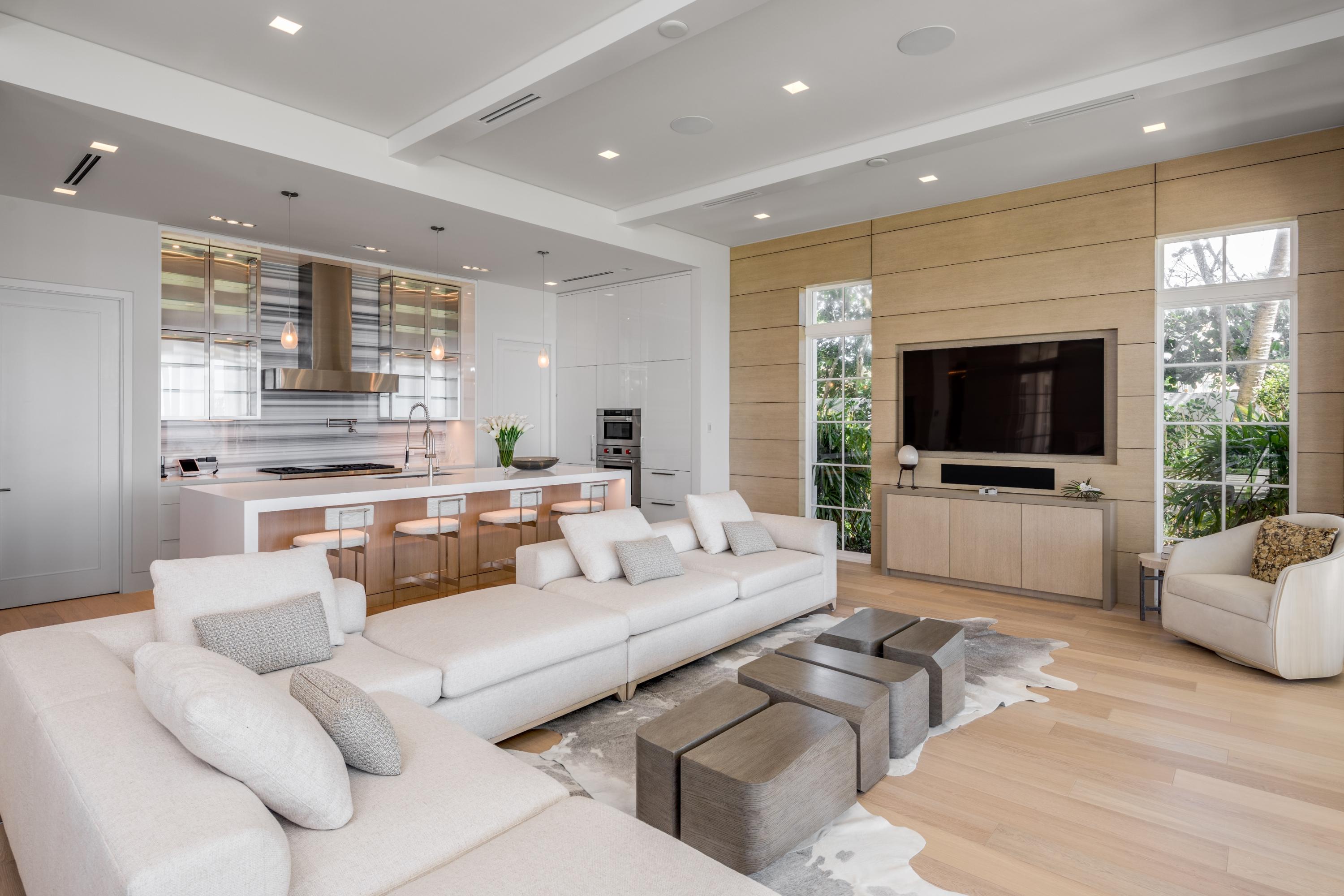 M M W BEACHHOUSE LOT PL - Residential