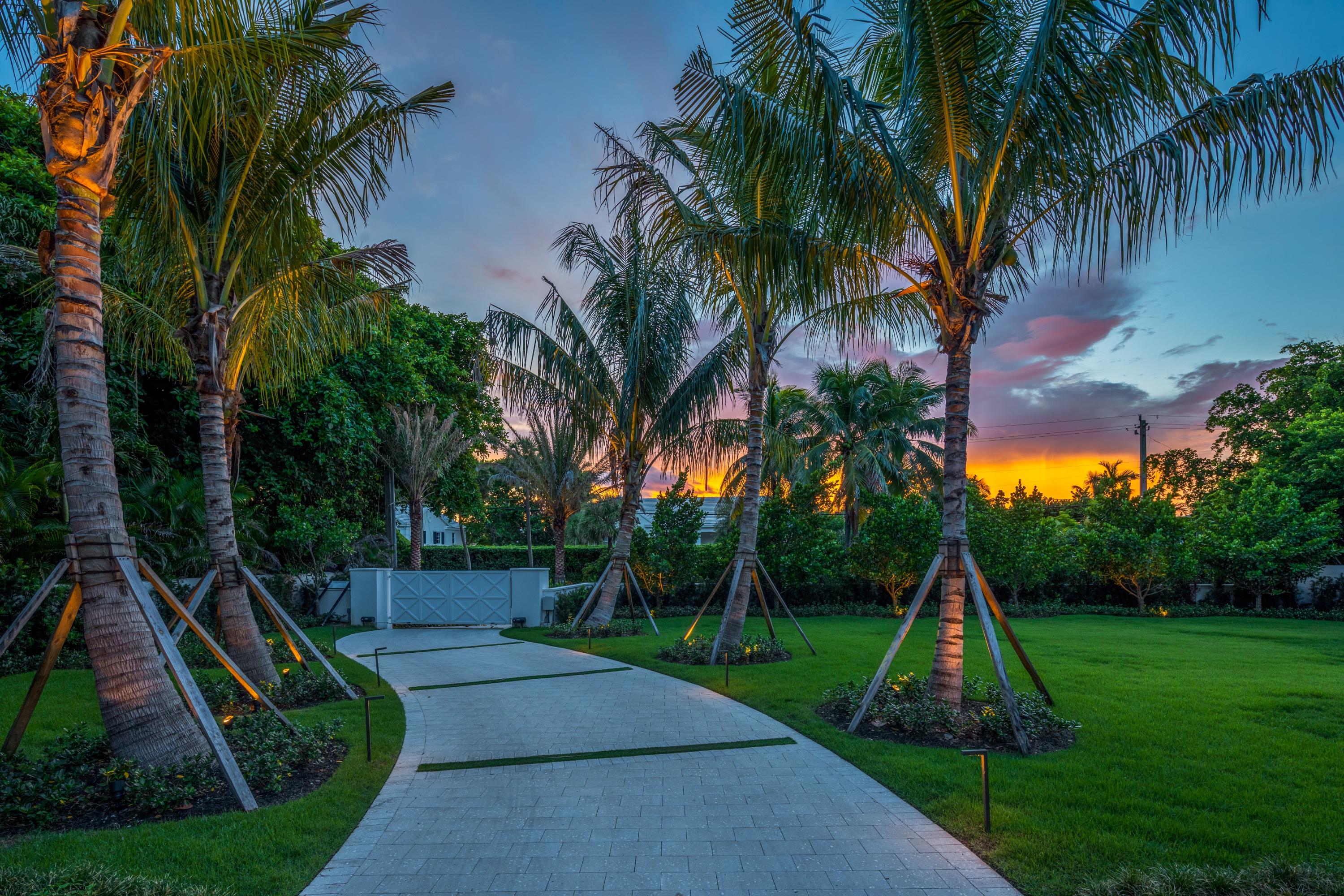 M M W BEACHHOUSE LOT PL - Residential