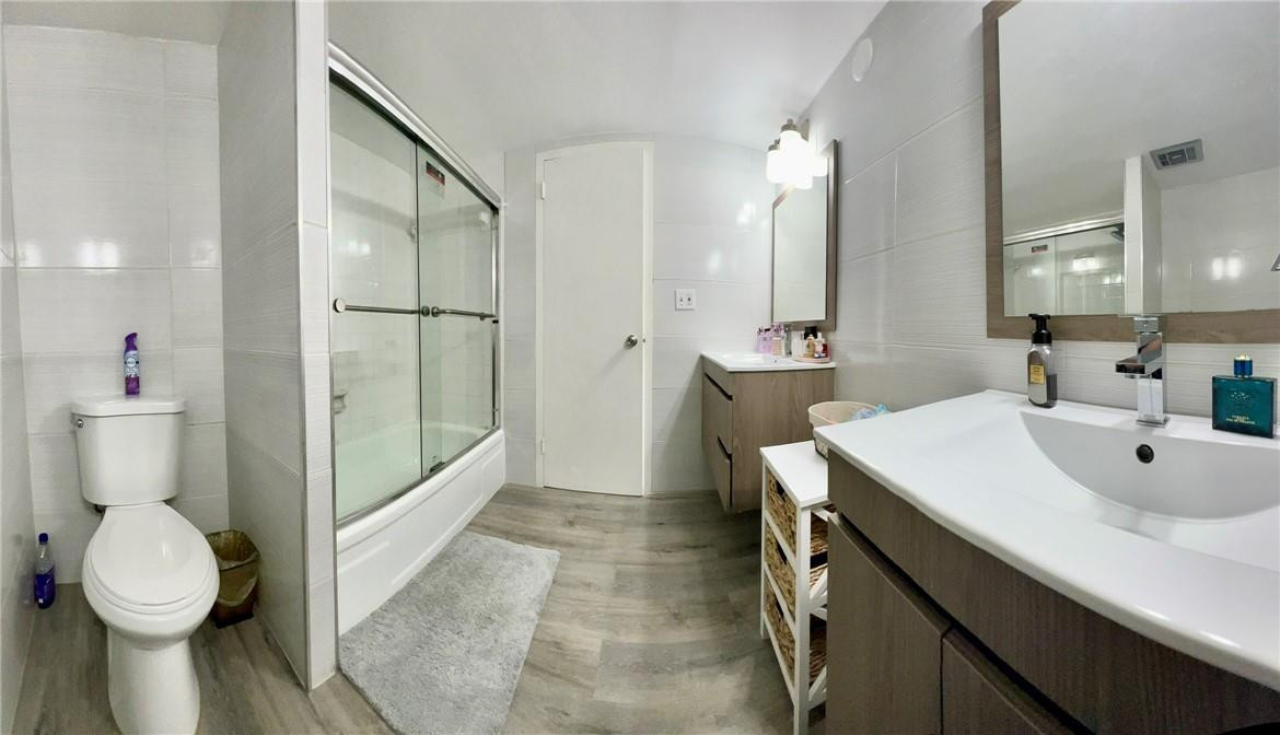 Lake Point Tower Condo - Residential