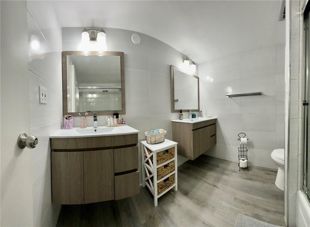 Lake Point Tower Condo - Residential