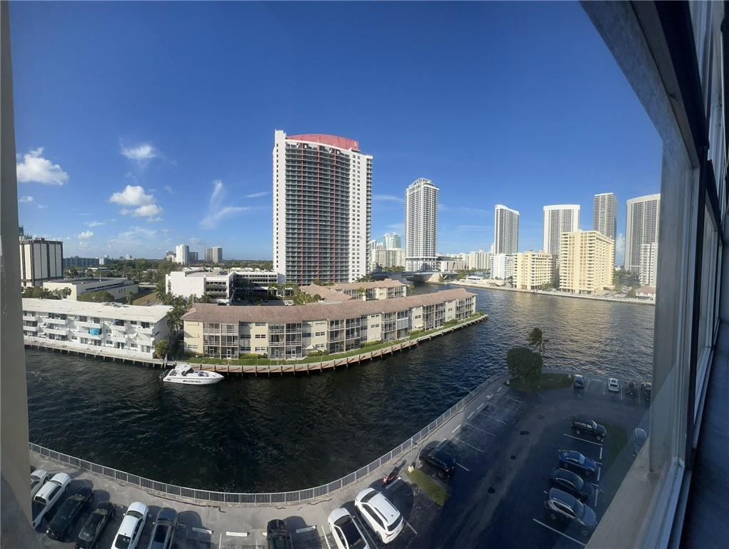 Lake Point Tower Condo - Residential