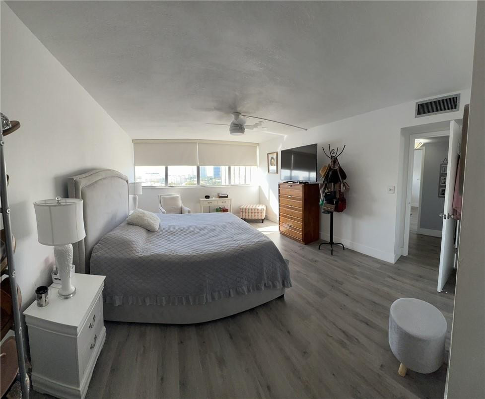 Lake Point Tower Condo - Residential