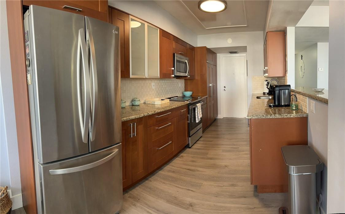 Lake Point Tower Condo - Residential