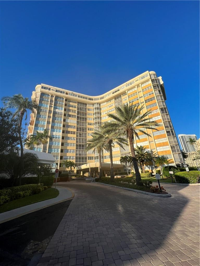 Lake Point Tower Condo - Residential