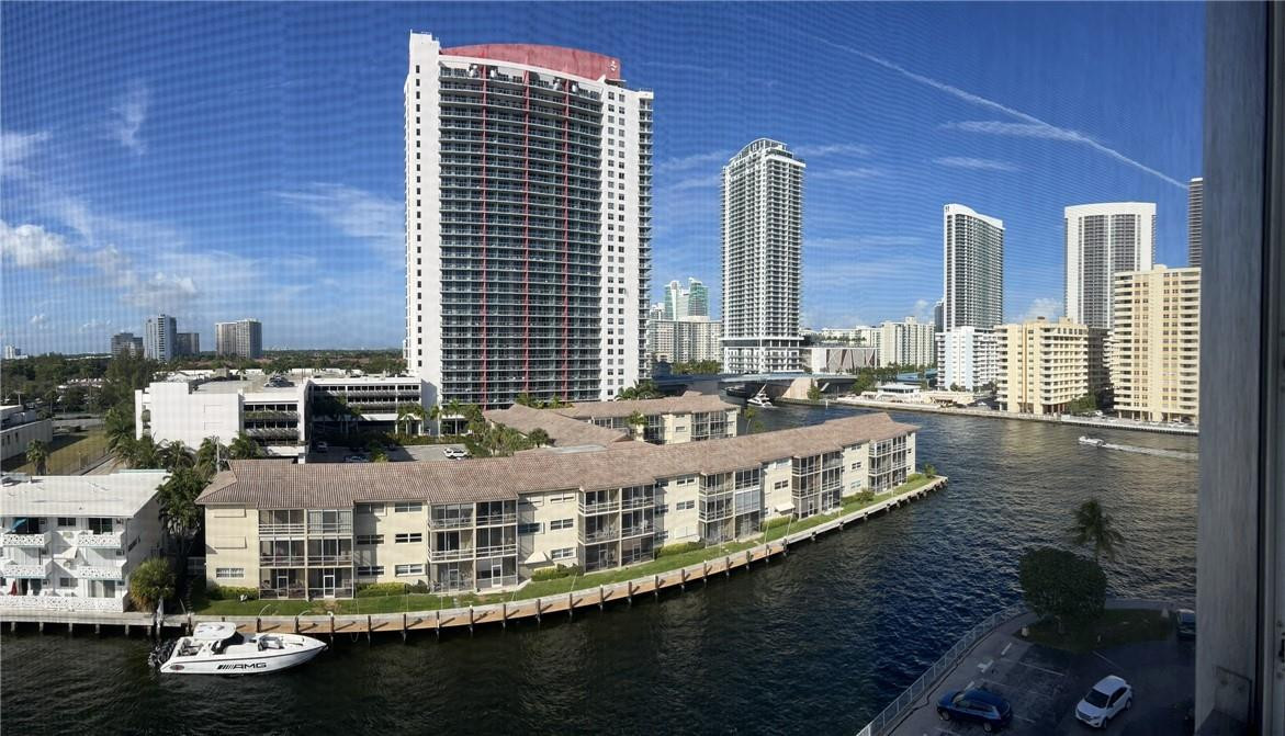 Lake Point Tower Condo - Residential