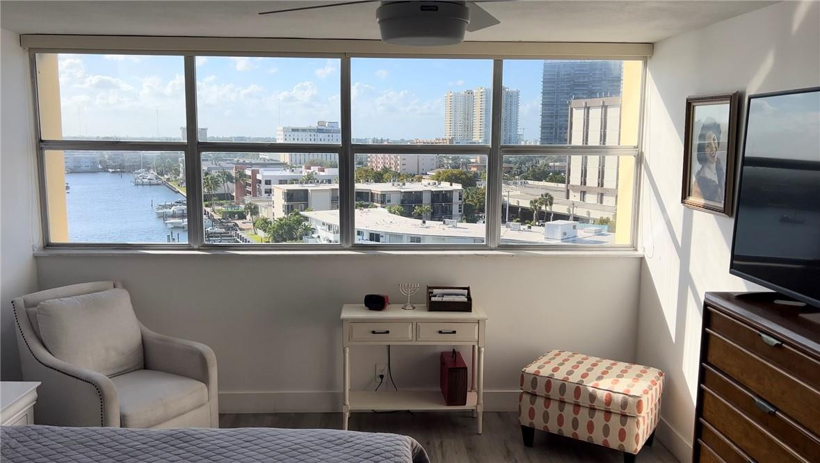 Lake Point Tower Condo - Residential