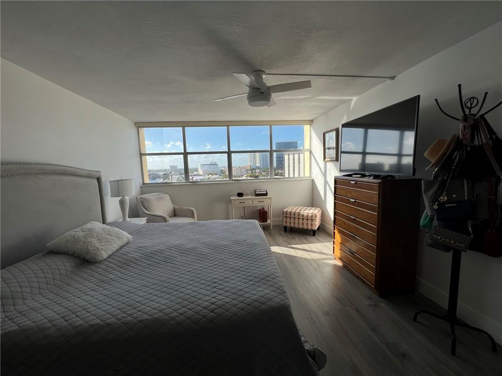 Lake Point Tower Condo - Residential