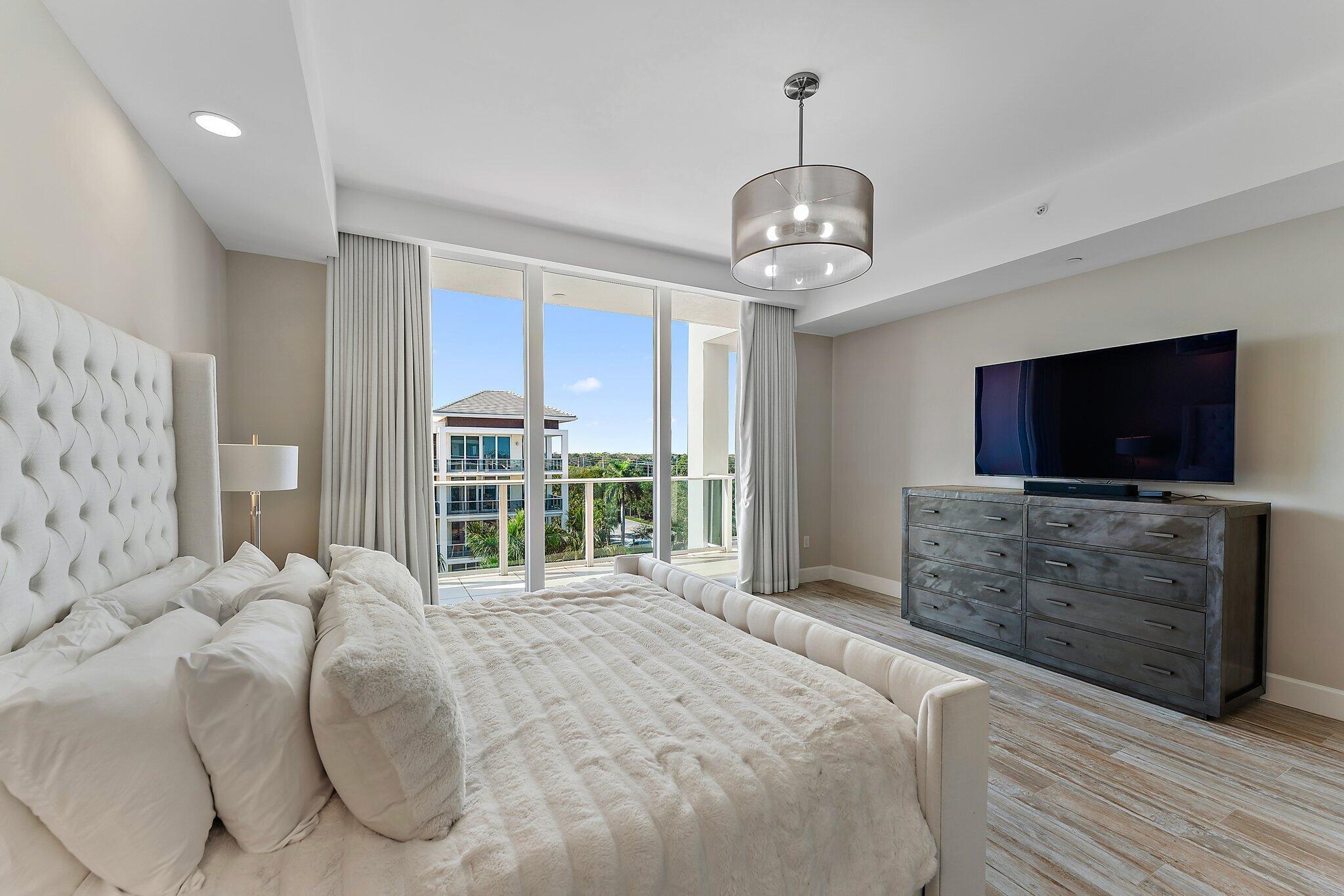 2700 Donald Ross Road 501