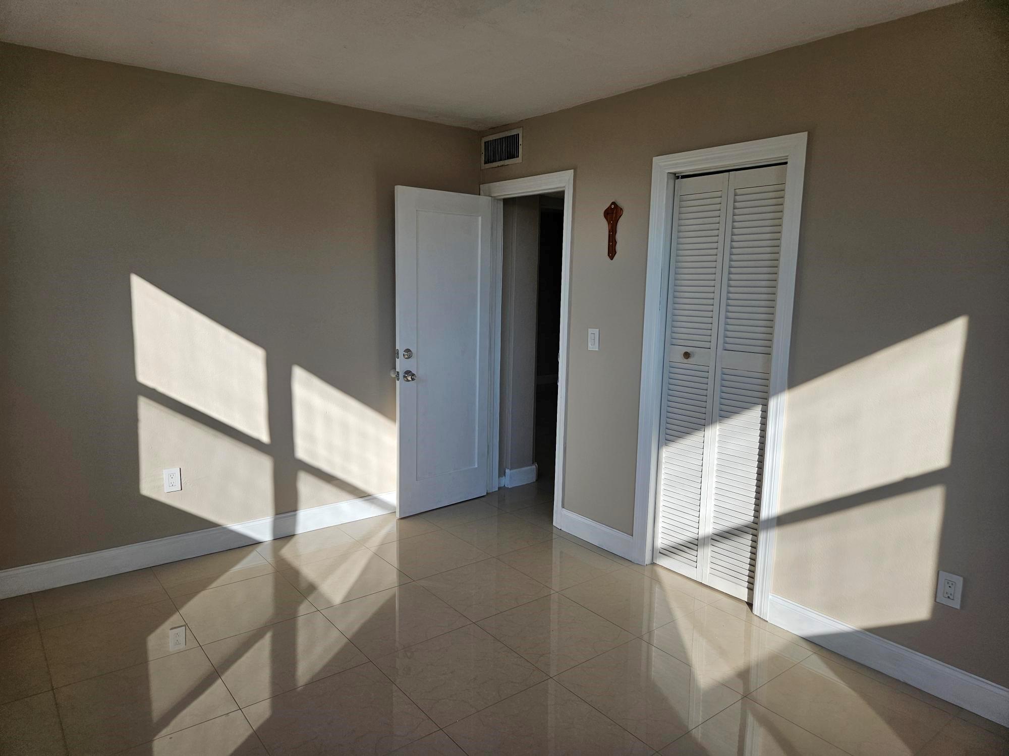 Oxford Court Condo - Residential Lease