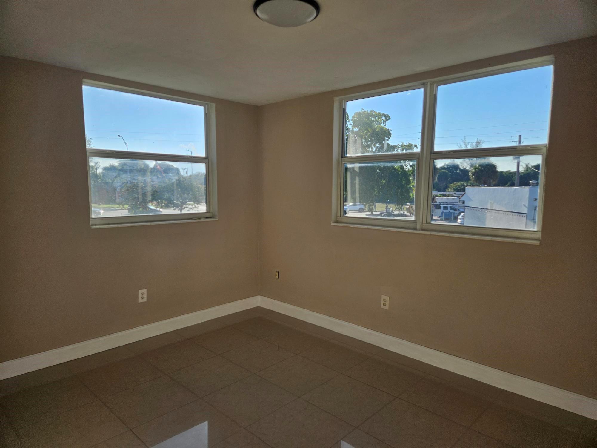 Oxford Court Condo - Residential Lease